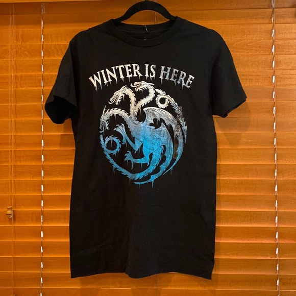 “Winter is Here” Game of Thrones T-shirt size small - Picture 1 of 5